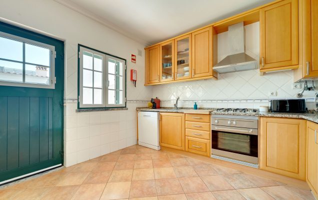 Real Estate 396 DSC05912