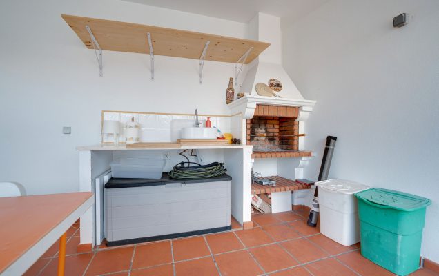 Real Estate 399 DSC05942