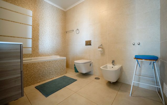 Real Estate 374 DSC09506